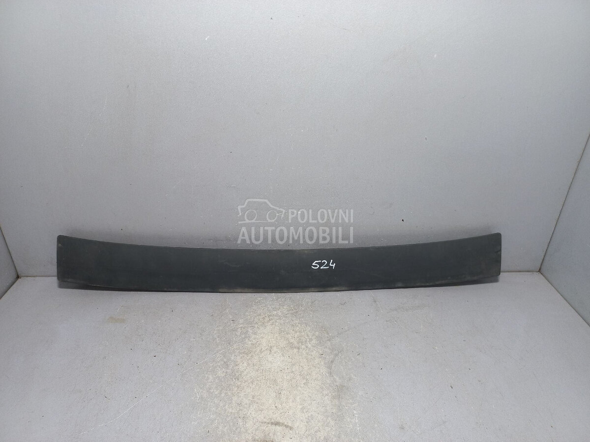 PLASTIKA za Audi A4 - 8T0807217A
