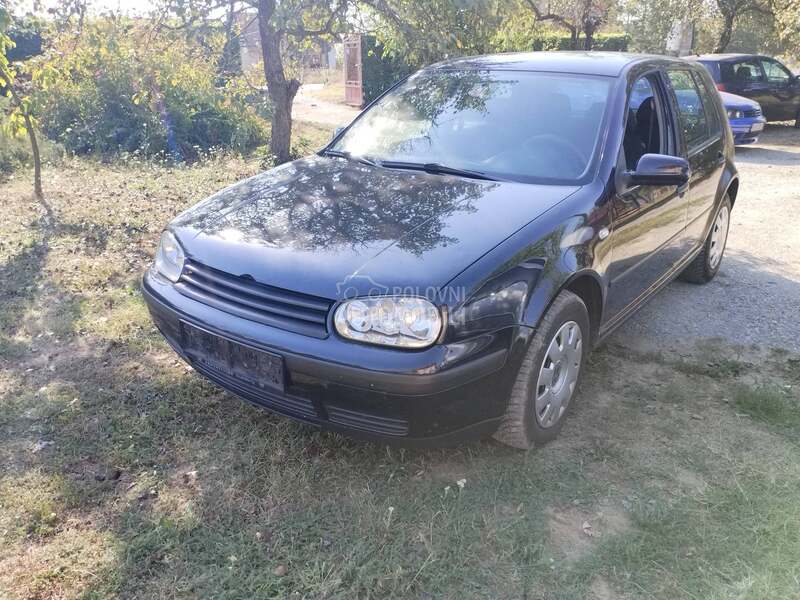 Volkswagen Golf 4 -  kompletan auto u delovima