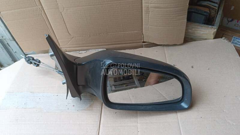 Desni mehanički retrovizor za Opel Astra H od 2004. do 2010. god.