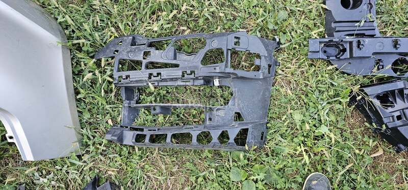 nosač branika g30 pl za BMW 518, 520, 523 ... - 51117385345