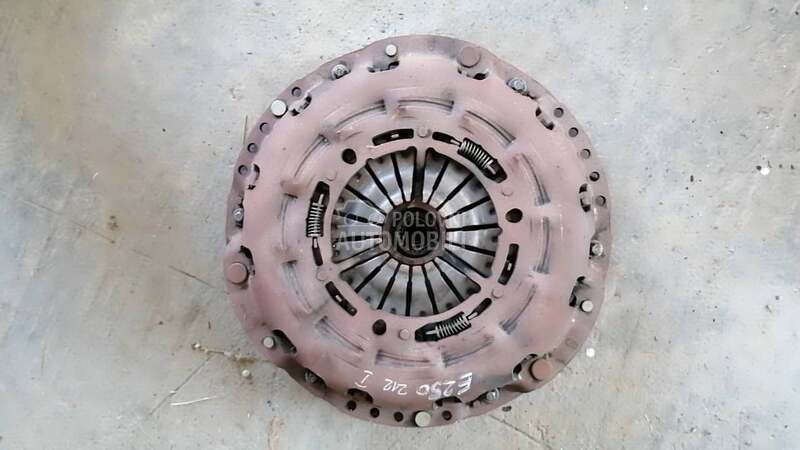 set kvacila W212 zamajackorpa za Mercedes Benz E 220, E 250 od 2009. do 2015. god.