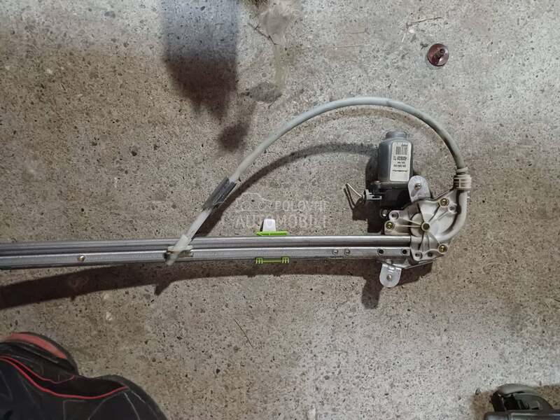 Podizac stakla senik 1 za Renault Scenic od 1998. do 2003. god.