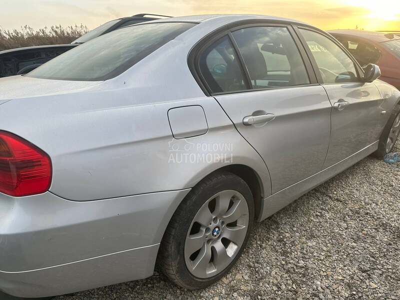 polustranica e90 za BMW Serija 3, 316, 318 ... od 2005. do 2011. god.