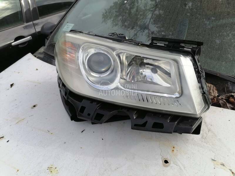 farovi za Renault Megane od 2005. do 2008. god.