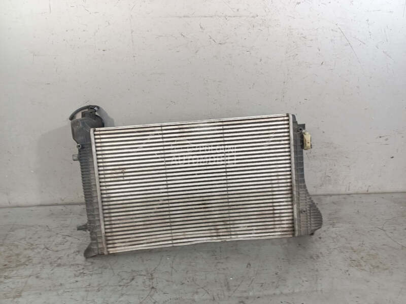 INTERKULER za Volkswagen Golf 5