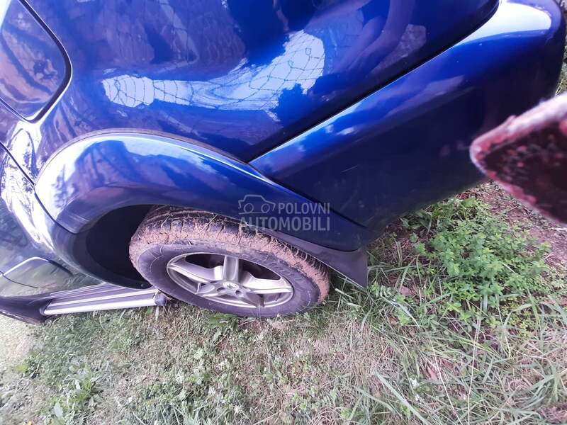 zadnji levi rub za Toyota RAV 4 od 2001. do 2005. god.