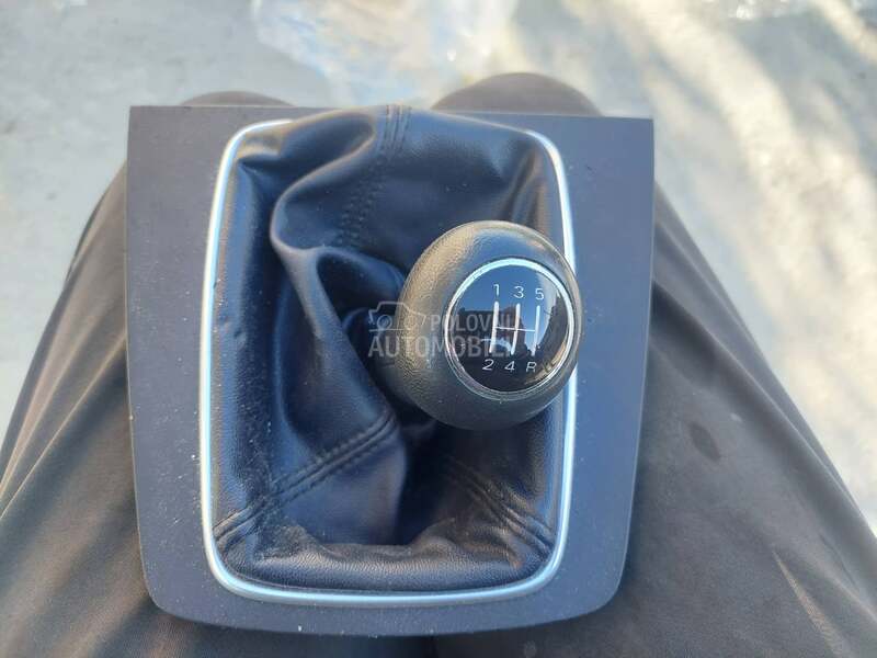 Rucica Menjaca za Audi A4 od 2001. do 2004. god.