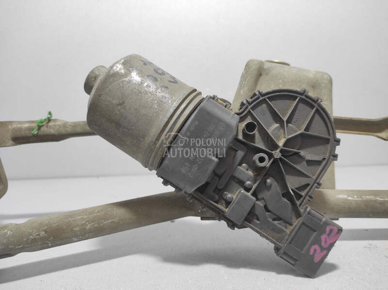 MOTORIC PREDNJEG BRISACA za Peugeot 206