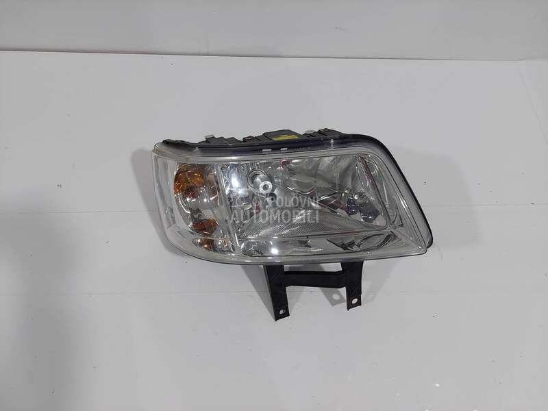 desni far za Volkswagen Multivan od 2003. do 2009. god. - 7H1941016S