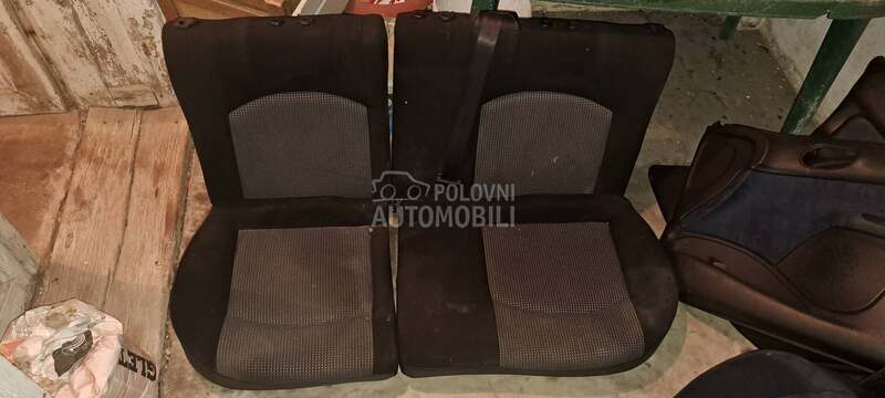 zadnja sedista za Peugeot 206