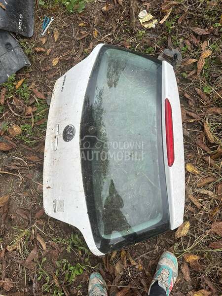 Vrata gepek za Volkswagen Polo od 2002. do 2009. god.