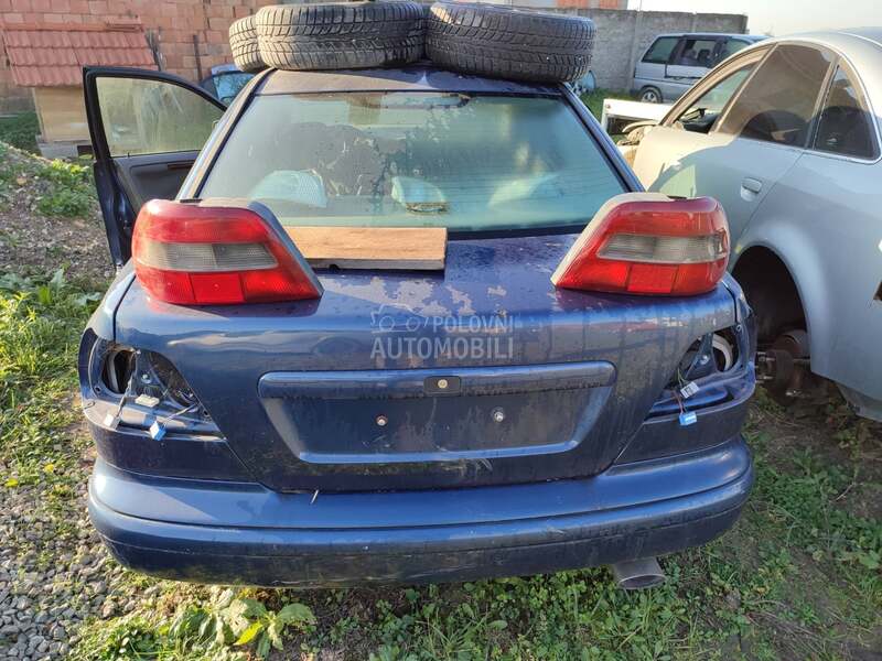 Volvo S40 Delovi 2000. god. -  kompletan auto u delovima