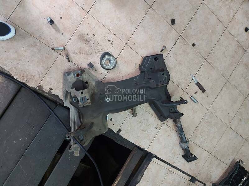 Prednji trap sanke traverzna za Peugeot 207