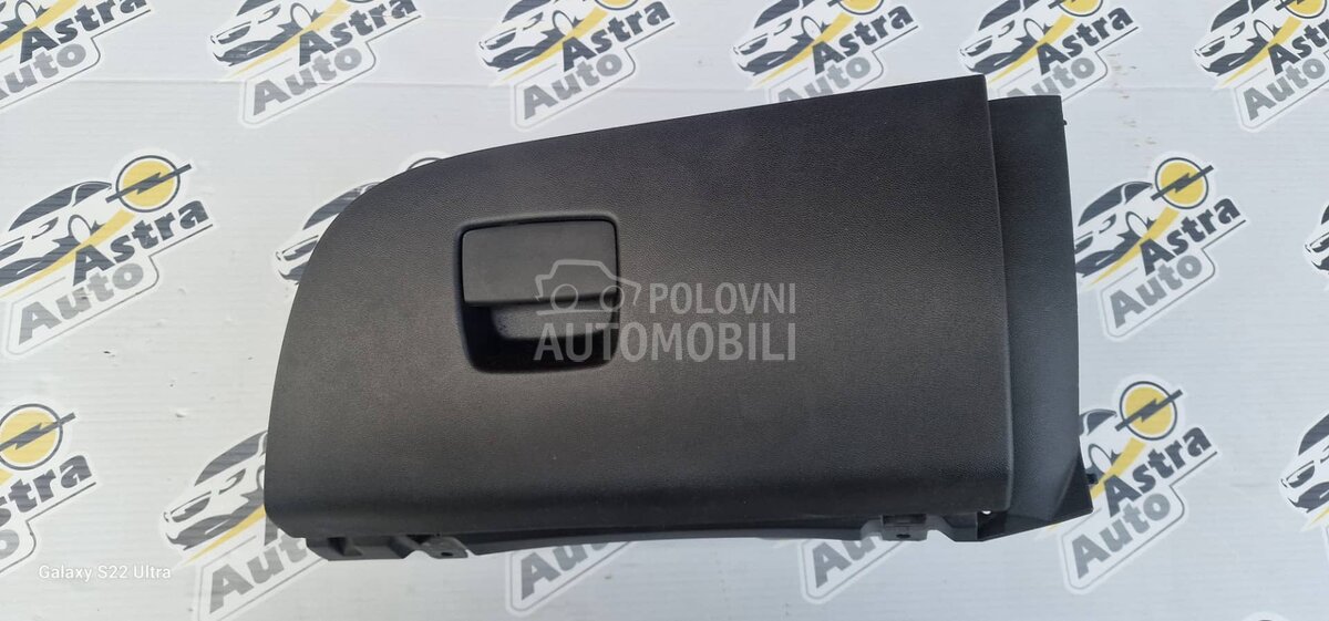 Kaseta u tabli za Opel Corsa E od 2014. do 2019. god.