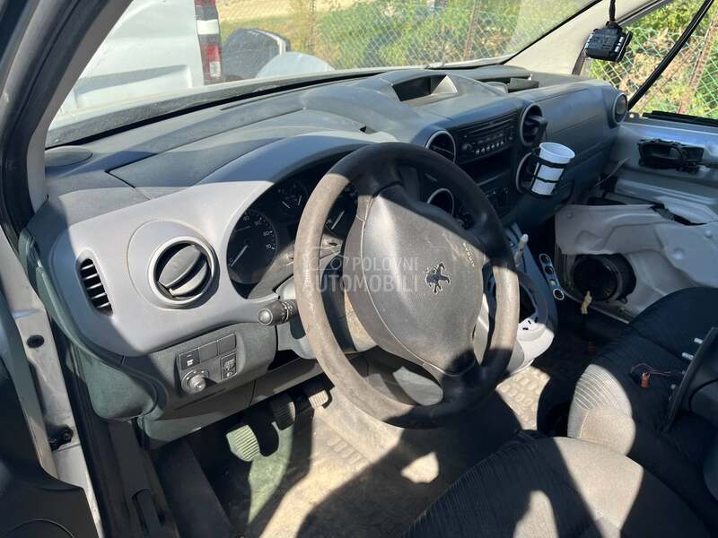 table sa airbagovima za Peugeot Partner od 1996. do 2009. god.