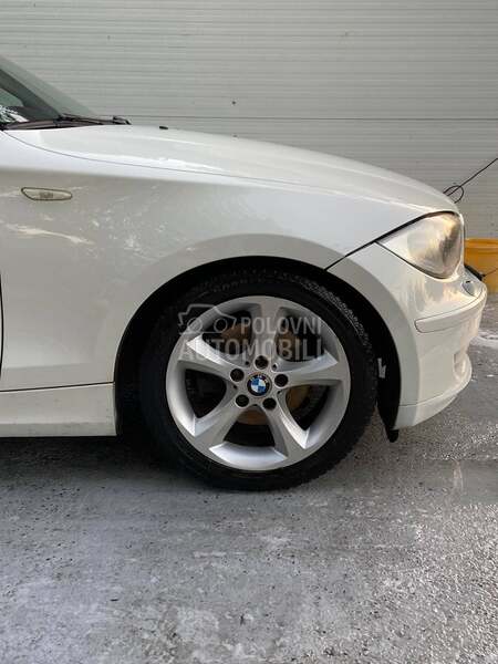 BMW Serija 1 e87 -  kompletan auto u delovima