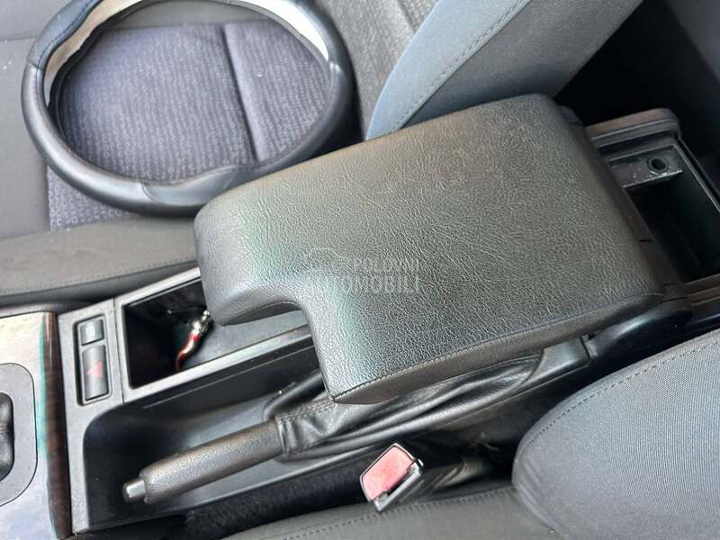 Naslon za ruku e46 za BMW Serija 3 od 2000. do 2005. god.