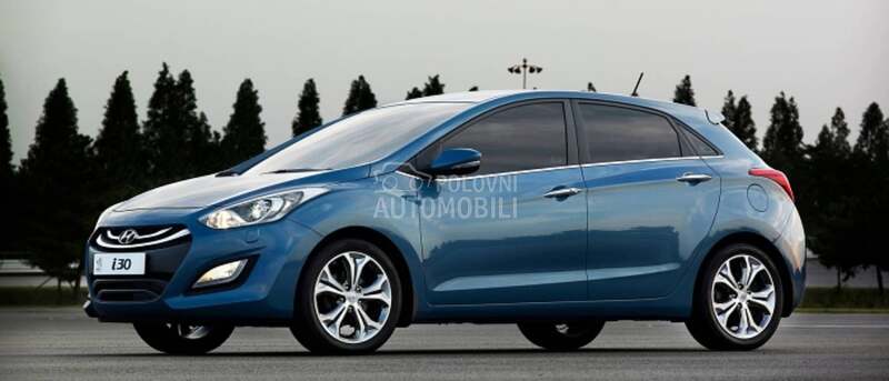 Hyundai i30 benz 2015. god. -  kompletan auto u delovima