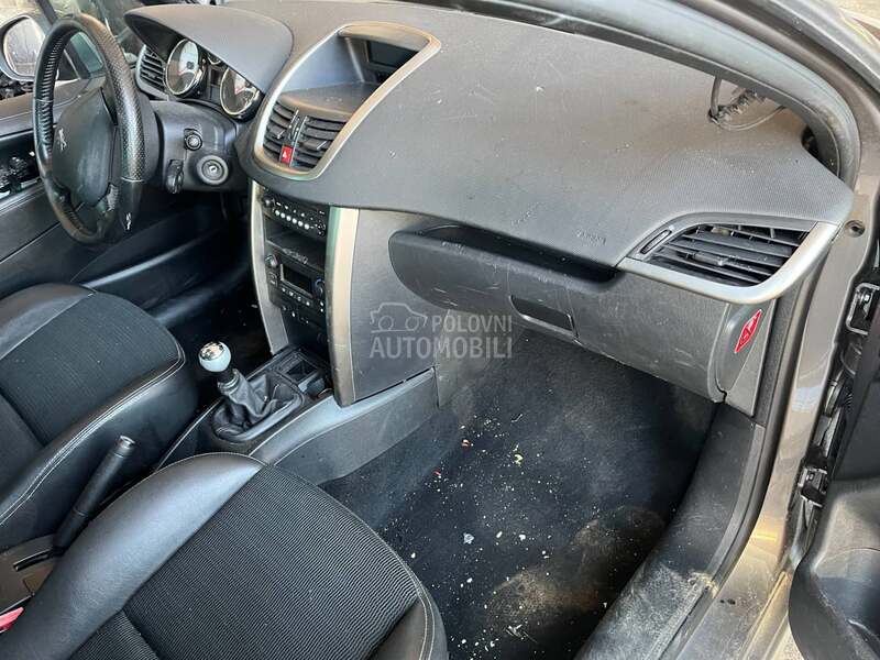 radio CD za Peugeot 207