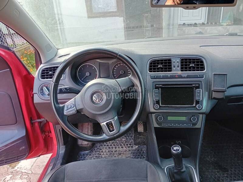 Volan sa komandama za Volkswagen Polo od 2010. do 2015. god.