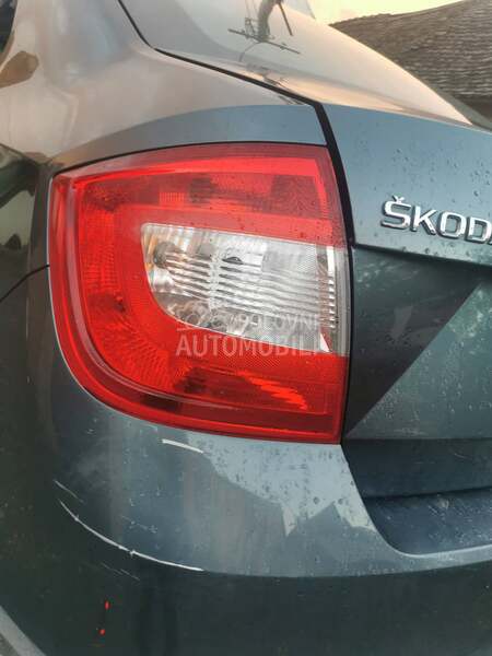 stop lampa za Škoda Rapid od 2012. do 2019. god.