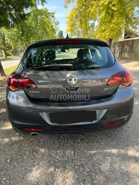 gepek vrata za Opel Astra J od 2009. do 2015. god.