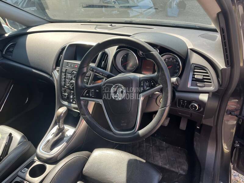 tabla sa airbagovima za Opel Astra J od 2009. do 2015. god.