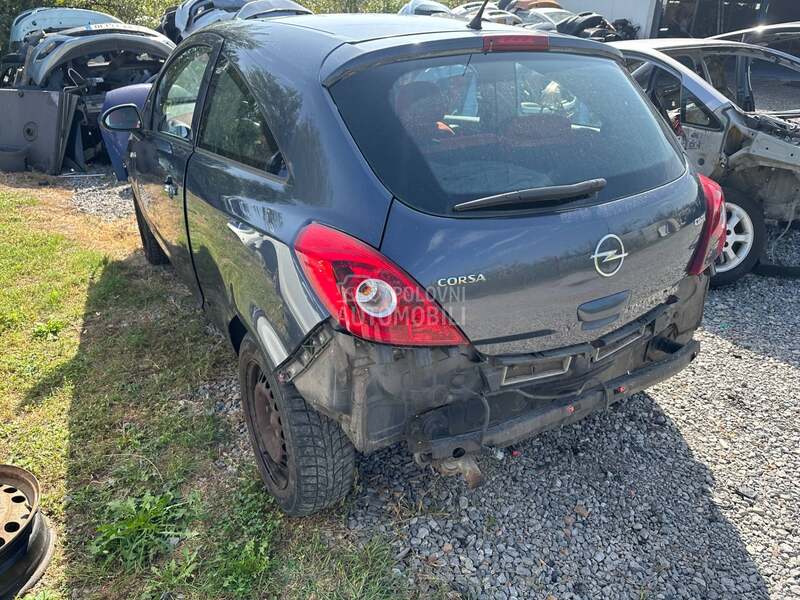 polica u gepeku za Opel Corsa D od 2006. do 2014. god.