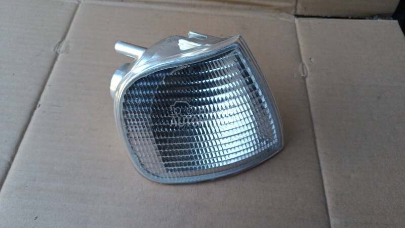 Desni beli migavac za Seat Ibiza od 1996. do 1999. god.