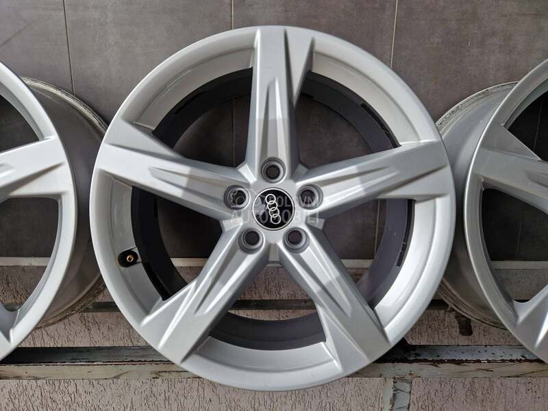 Aluminijumske felne audi q5 original 18" 5 x 112