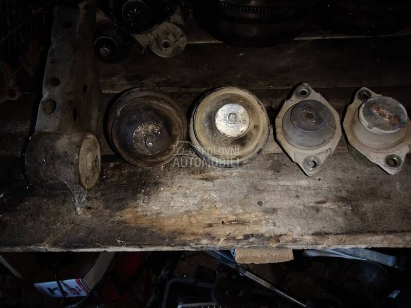 Nosači motora za Volkswagen Golf 2, Golf 3, Vento od 1987. do 1998. god.