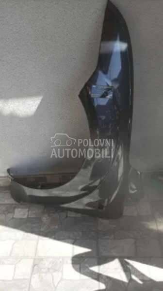 Levo krilo u mis sivoj boji za Ford Focus od 2005. do 2008. god.
