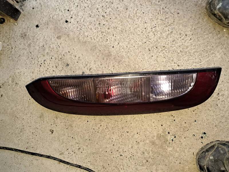 levo stop svetlo za Opel Corsa C