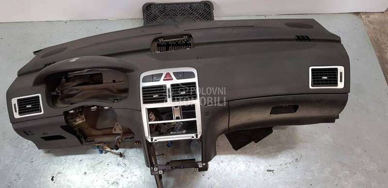 Instrument tabla sa aerbegom za Peugeot 307