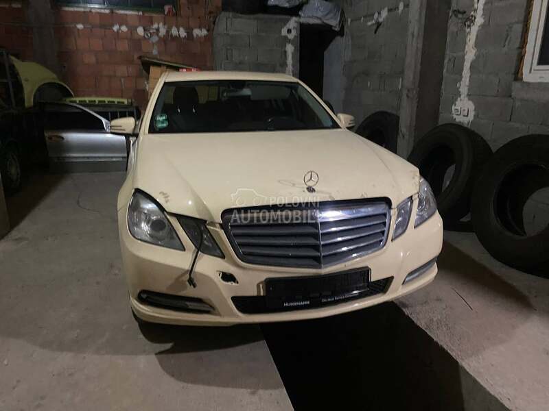 W212 u delovima za Mercedes Benz E 200, E 220, E 230 ... od 2009. do 2015. god. za Mercedes Benz E Klasa, E 200 od 2009. do 2015. god.