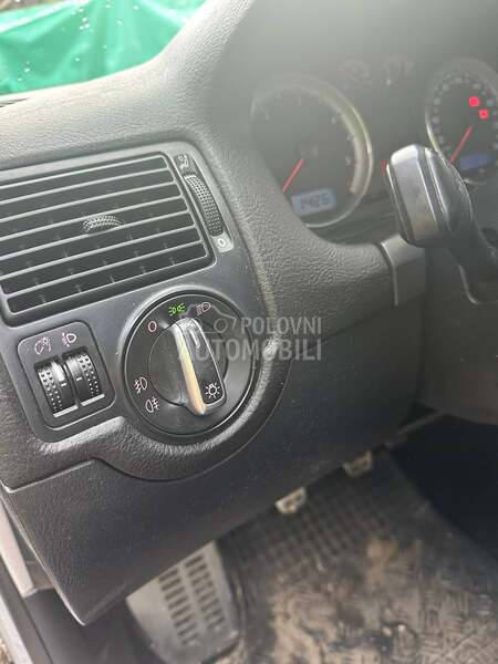 Predidač svetla za Volkswagen Bora, Golf 4, Fox ... od 1998. do 2005. god.