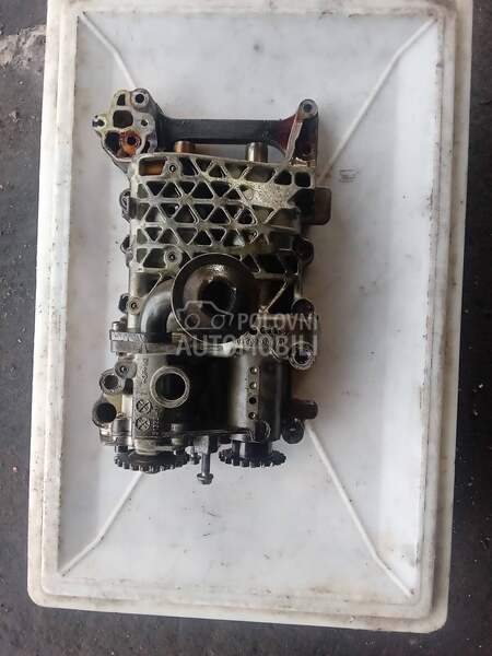 Uljna pumpa 2,0 16v benzin za Volkswagen Passat B5.5 za 2002. god.