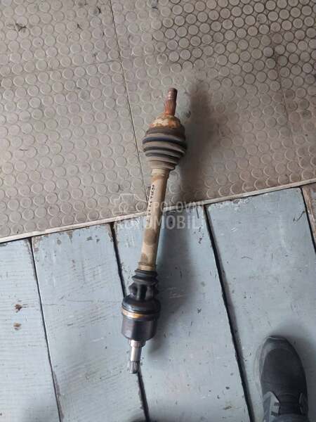 Poluosovina 1.6i turbo za Peugeot 207