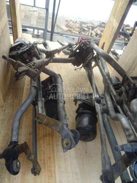 Motor brisaca prednji za Renault Clio od 1998. do 2005. god.
