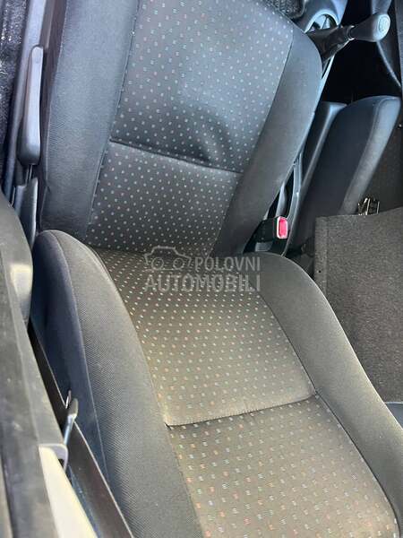 sediste za Daihatsu Sirion od 2000. do 2012. god.