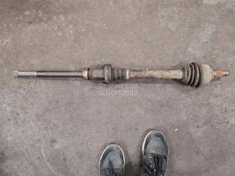 poluosovina desna 1.6hdi za Peugeot 307 od 2001. do 2008. god.