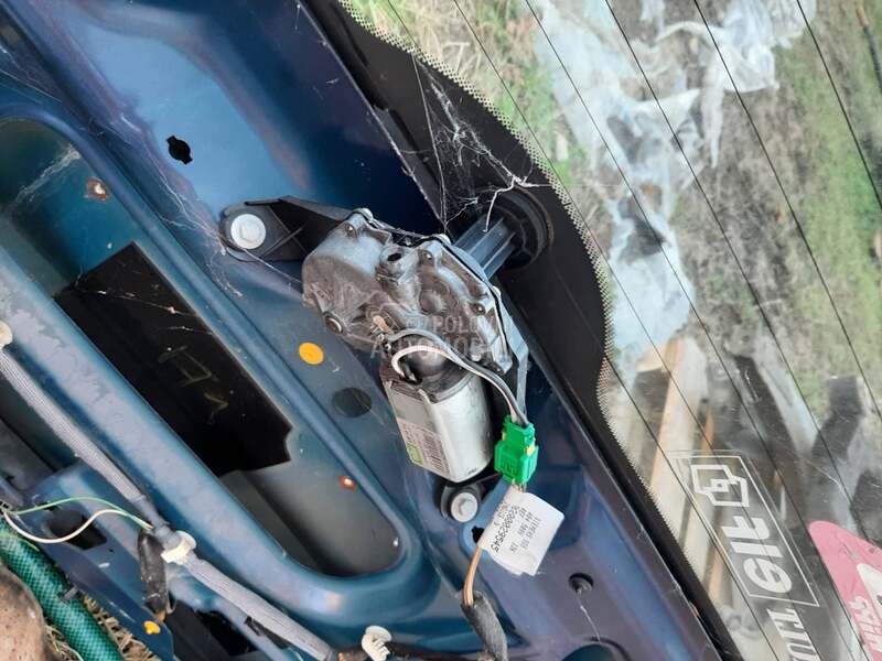 motor zadnjeg brisača za Renault Scenic od 1999. do 2003. god.