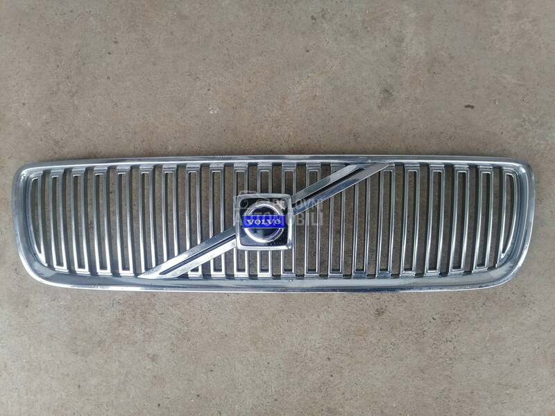Maska na braniku za Volvo V70 od 2004. do 2007. god.