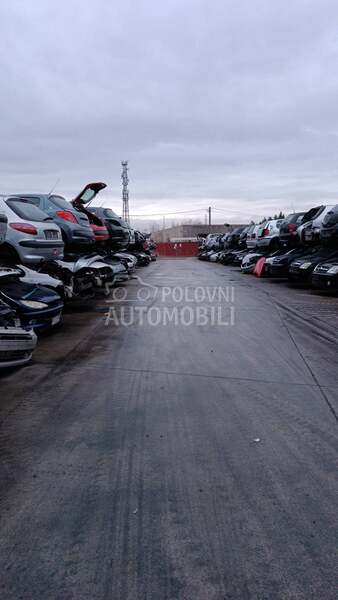 Citroen C4 Picasso Otkup -  kompletan auto u delovima