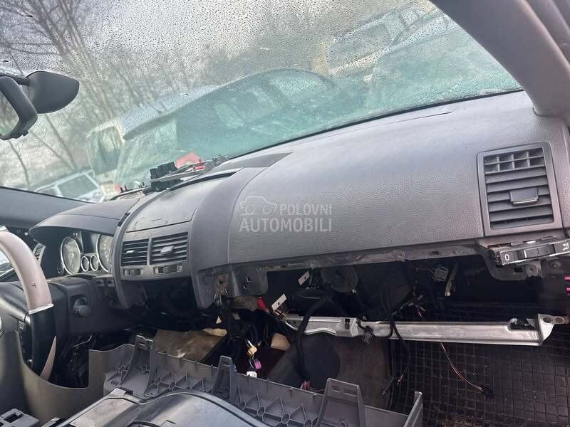 Tabla i airbag pojasevi za Volkswagen Touareg od 2004. do 2008. god.