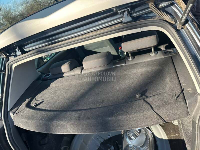 Polica gepeka za Volkswagen Golf 5, Golf 6 od 2004. do 2012. god.