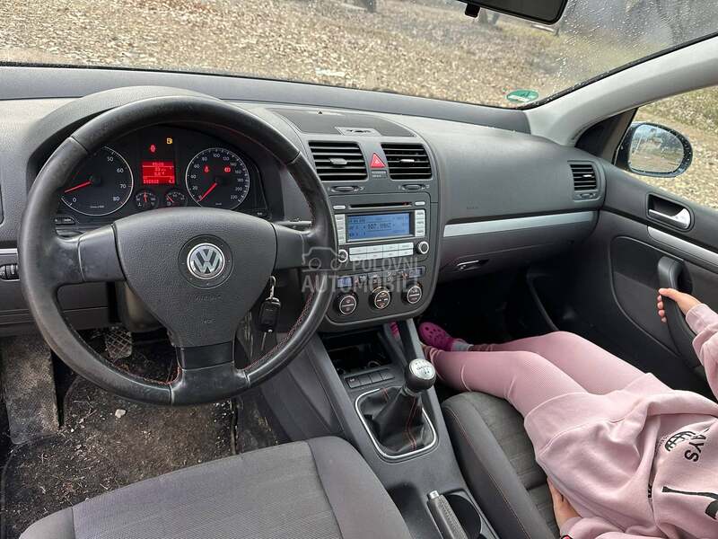 Tabla i airbag za Volkswagen Golf 5 od 2004. do 2008. god.