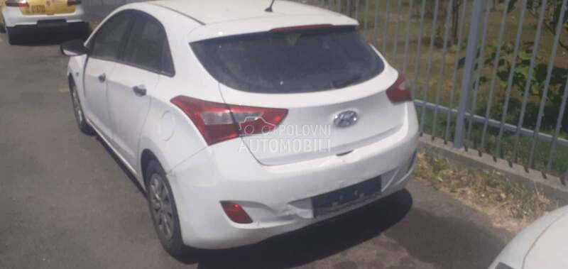 Hyundai i30 1.6Gdi 2016. god. -  kompletan auto u delovima