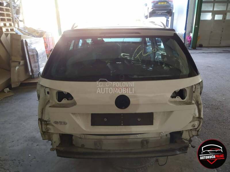 HAUBA ZADNJA za Volkswagen Golf
