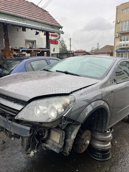Opel Astra H 1,3 2005. god. -  kompletan auto u delovima